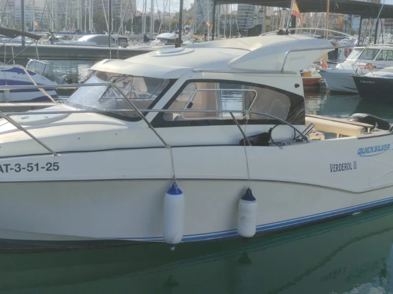 Pronájem lodi Alicante lákavé ceny Activ 420 Cabin