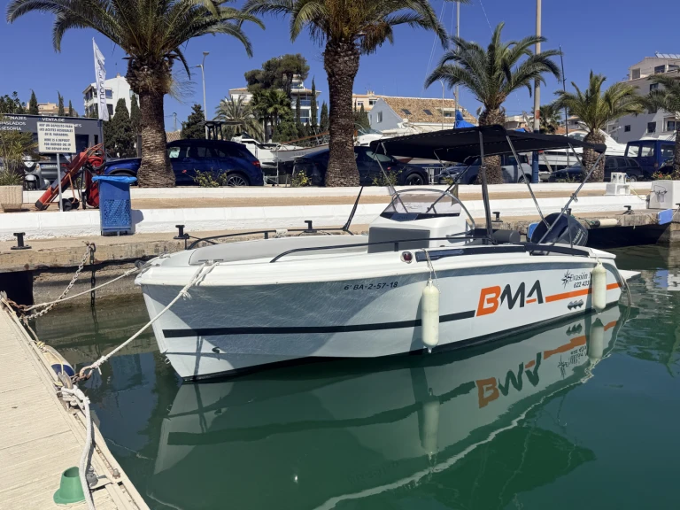 Bwa Bma X 199 jednotlivci a charterové společnosti v Altea
