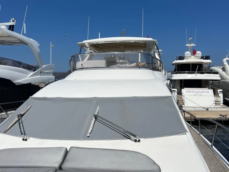 Pronajmout si Azimut Azimut 70 v Bodrum