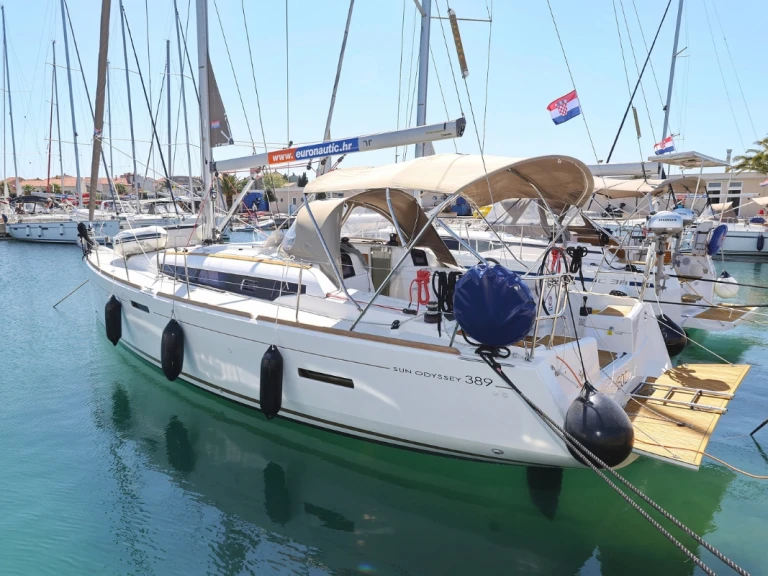 Plachetnice k pronájmu v Biograd Na Moru za nejlepší cenu