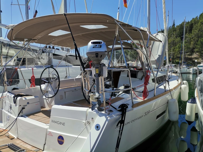 Pronajmout si Jeanneau Sun Odyssey 389 v Palma de Mallorca