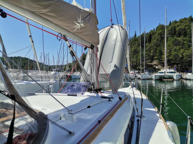 Pronájem lodi Palma de Mallorca lákavé ceny Sun Odyssey 389