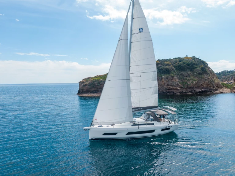 Pronajmout si Dufour Dufour 41 v Piombino