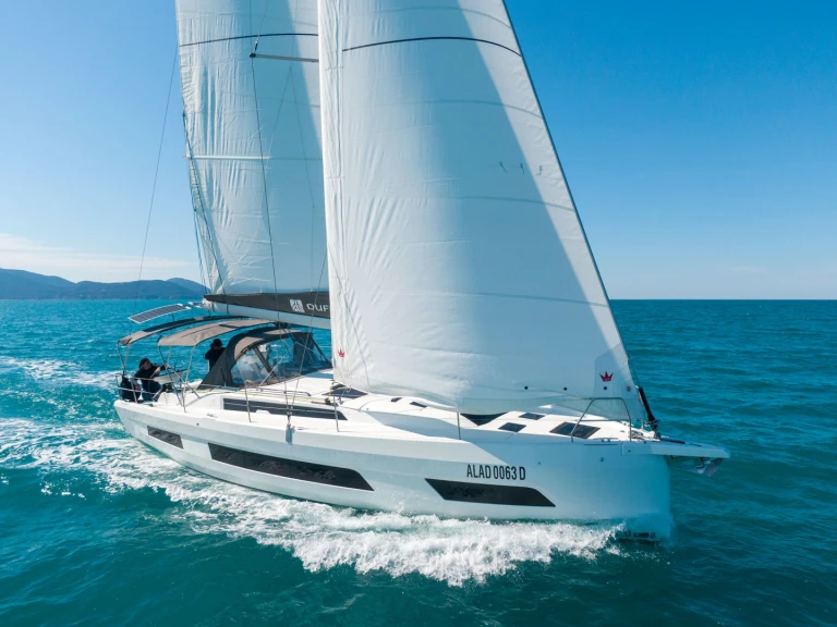 Pronájem lodi Piombino lákavé ceny Dufour 41