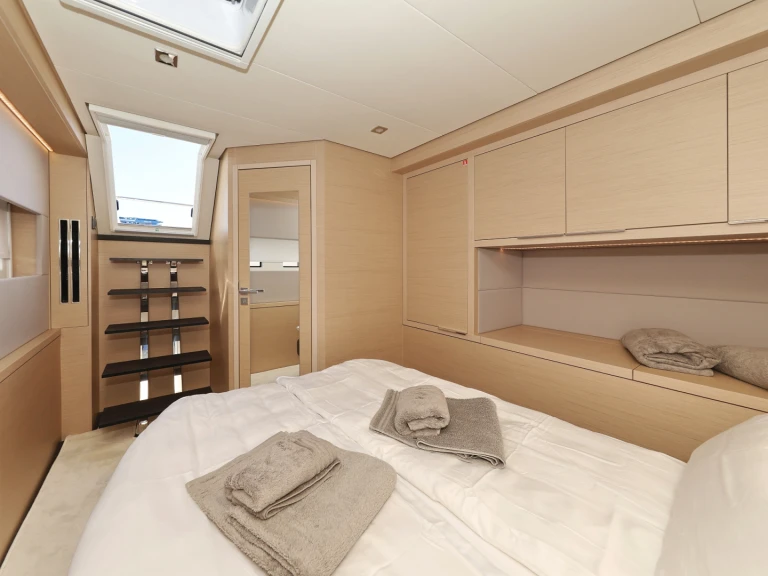 Pronájem Katamarán v Split -Lagoon Lagoon 55_5 Cabins