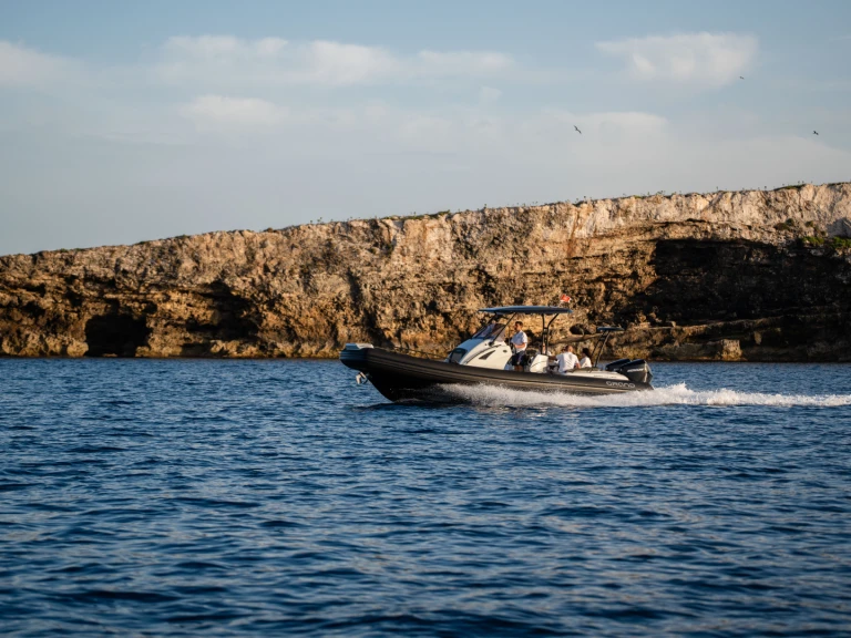 Pronájem lodi Grand Boats Golden Line G850LF v Il-Kalkara na Samboatu