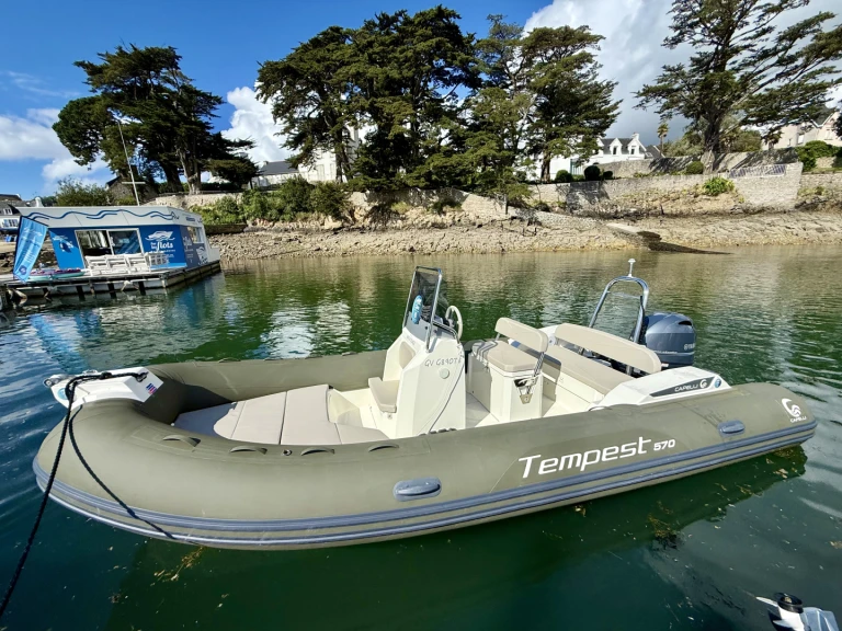 Pronajmout si Capelli Tempest 570 v Combrit
