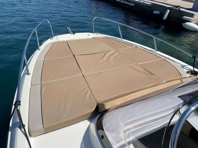 Pronajmout si Quicksilver Activ 755 Sundeck v Marina (City)