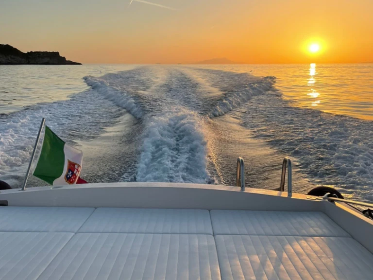 Pronajmout Jachta se skipperem či ne Itama v Sorrento