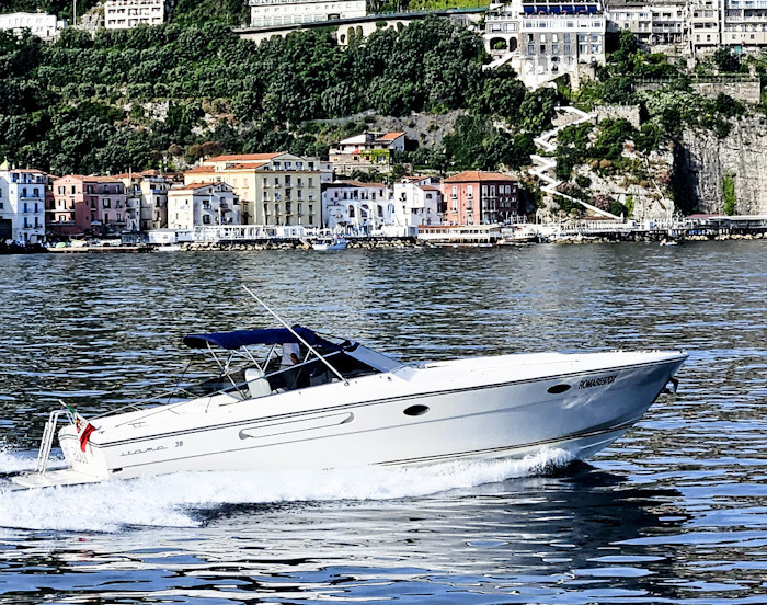 Pronajmout si Itama Itama 38 v Sorrento