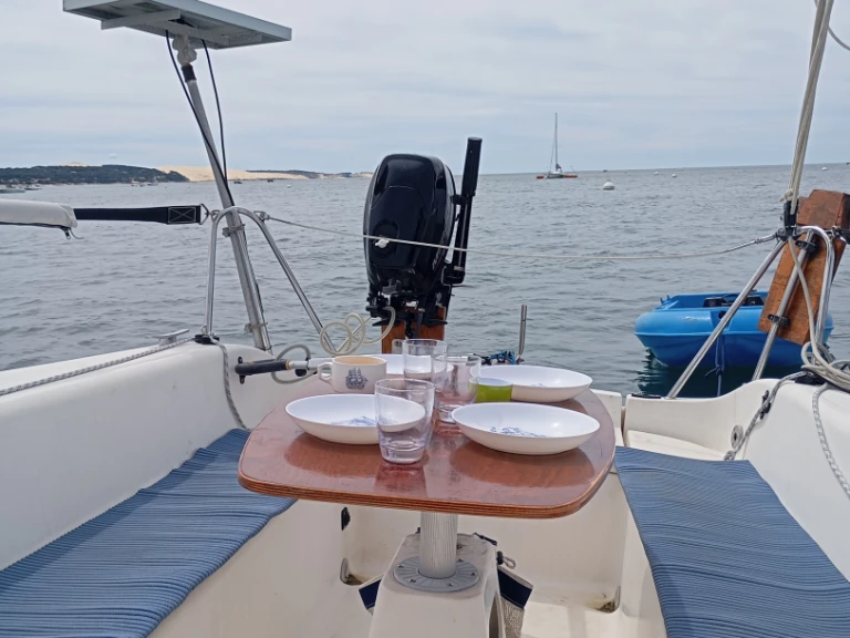 Pronájem lodi B2 Marine Blue Djinn v Pyla sur Mer na Samboatu