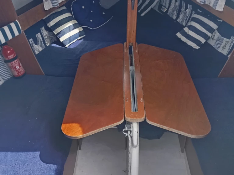 Pronájem Plachetnice B2 Marine s licencí