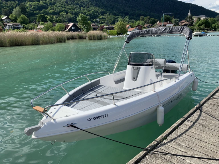 Pronajmout si Aquabat Sport Line 19 v Annecy