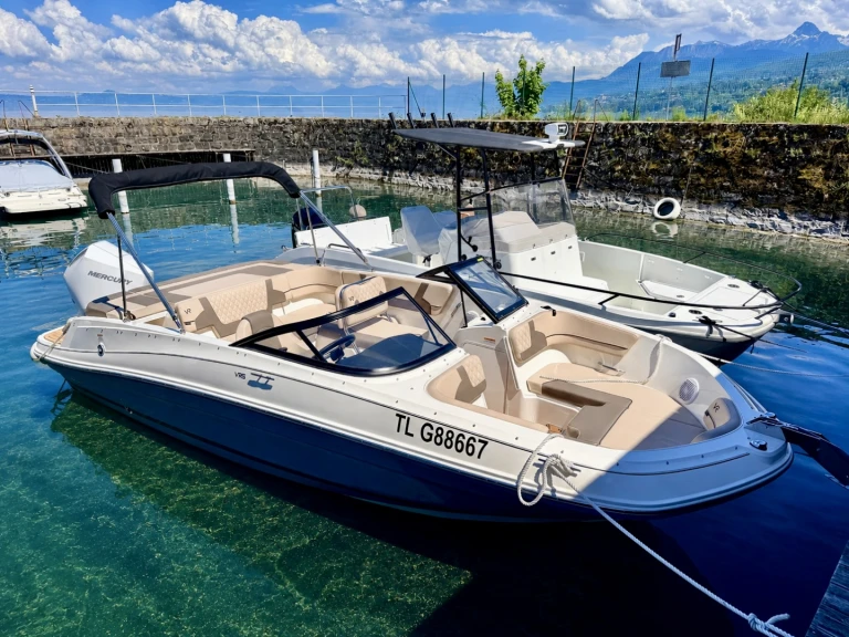 Pronajmout Motorová loď se skipperem či ne Bayliner v Amphion-les-Bains
