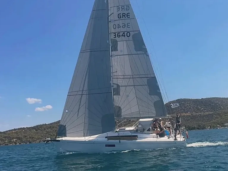 Pronájem Plachetnice v Piraeus -Bénéteau First 36