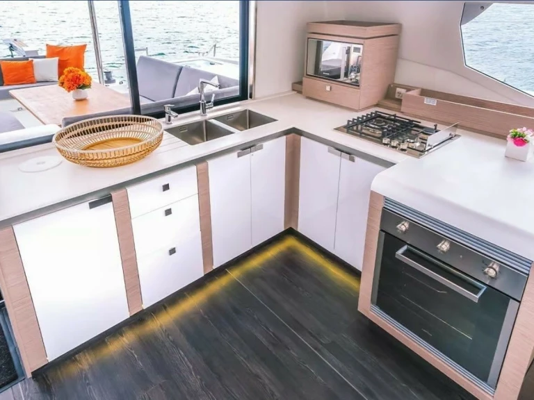 Pronajmout Katamarán se skipperem či ne Fountaine Pajot v Le Marin