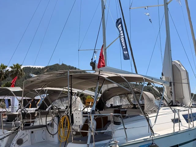Pronajmout Plachetnice se skipperem či ne Bavaria v Göcek 