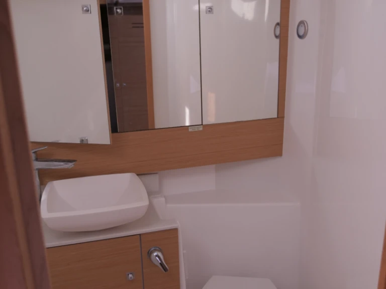 Dufour Dufour 430 jednotlivci a charterové společnosti v Furnari
