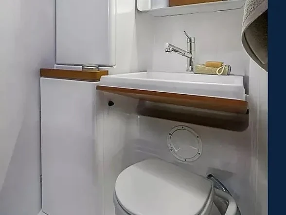Pronajmout Plachetnice se skipperem či ne Bénéteau v Piraeus