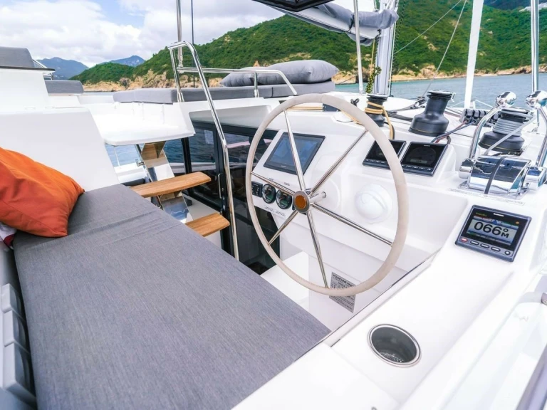 Pronajmout Katamarán se skipperem či ne Fountaine Pajot v Le Marin