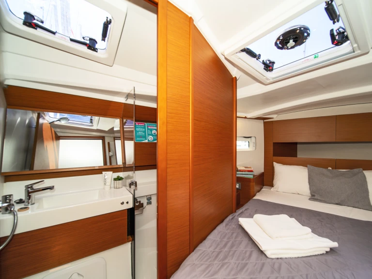 Pronájem lodi Jeanneau Sun Odyssey 410 v Lefkáda na Samboatu