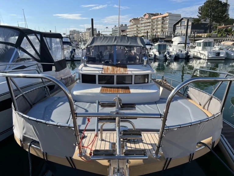 Beacher Beacher V10 Croisière jednotlivci a charterové společnosti v Arcachon