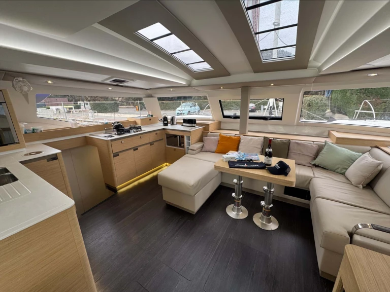 Pronájem lodi Fountaine Pajot Elba 45 S v Cogolin na Samboatu