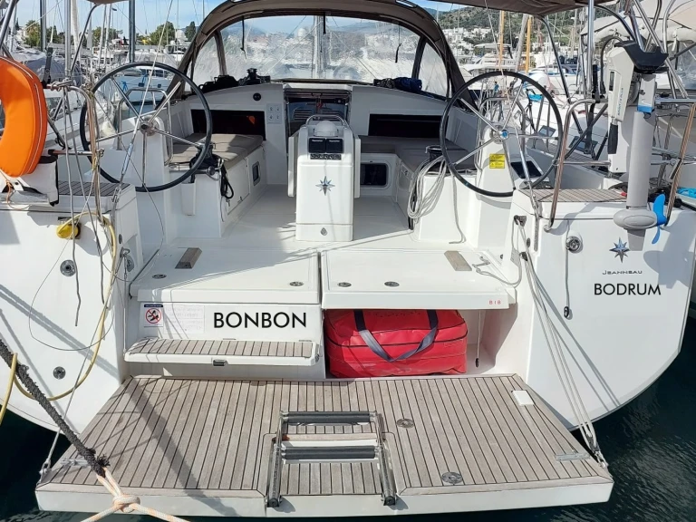 Pronájem Plachetnice v Bodrum -Jeanneau Sun Odyssey 440