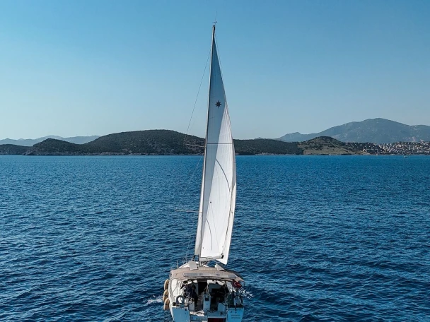 Pronajmout Plachetnice se skipperem či ne Jeanneau v Bodrum