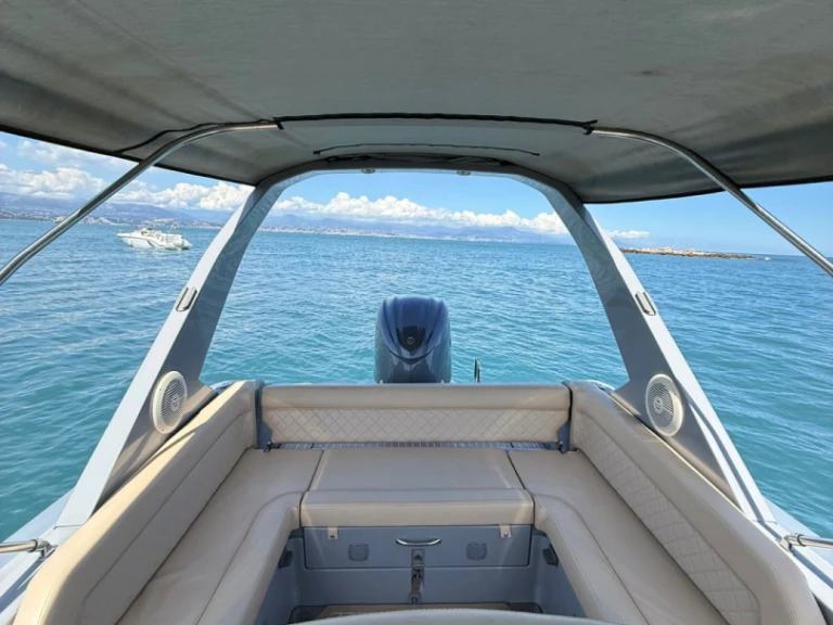Pronájem Polotuhá loď v Antibes -Salpa Salpa Soleil 28
