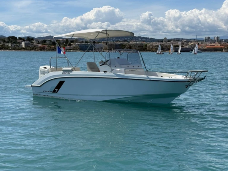 Pronajmout si Bénéteau Flyer 7 SPACEdeck v Antibes