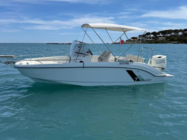 Pronájem Motorová loď v Antibes -Bénéteau Flyer 7 SPACEdeck