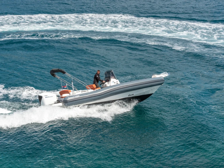 Pronájem lodi Marlin Boat 790 Pro Dynamic v Trogir na Samboatu
