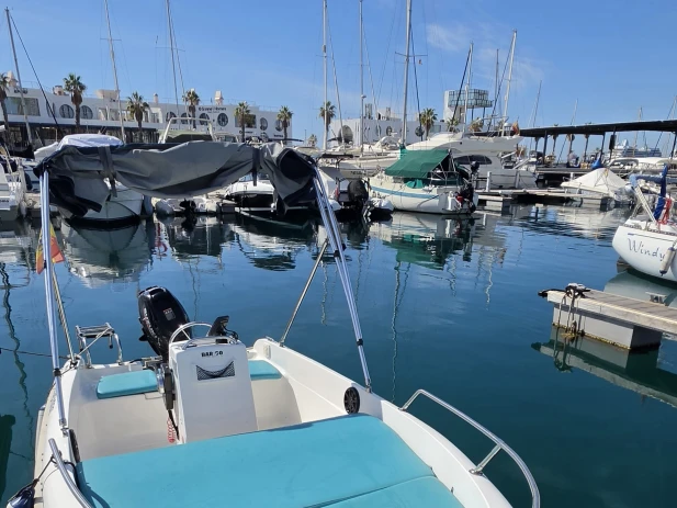 Pronájem jachty v Alicante -Stable 400 na Samboatu