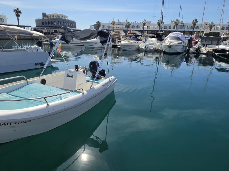 Pronajmout si Stable 400 v Alicante