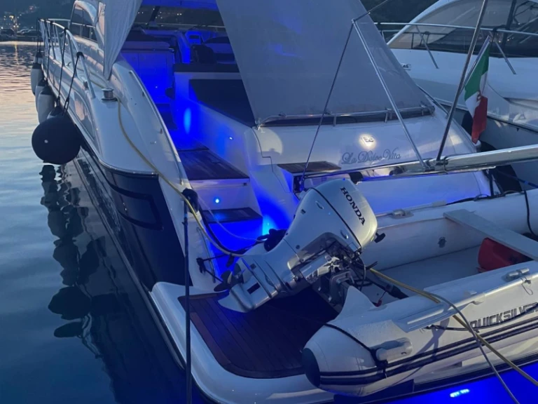 Pronájem lodi Princess Princess V55 v Nettuno na Samboatu
