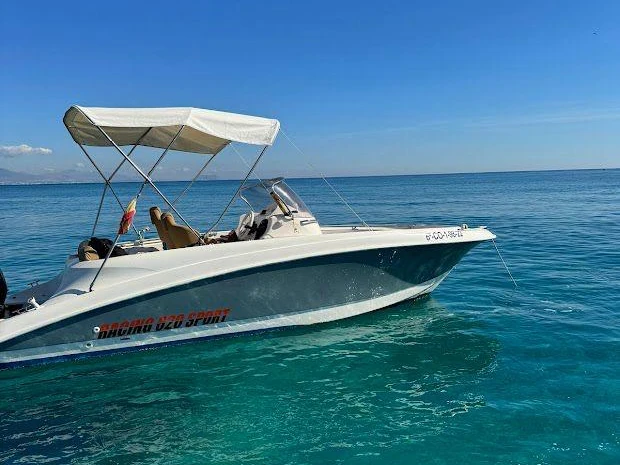 Grand Boats 2 jednotlivci a charterové společnosti v Alicante