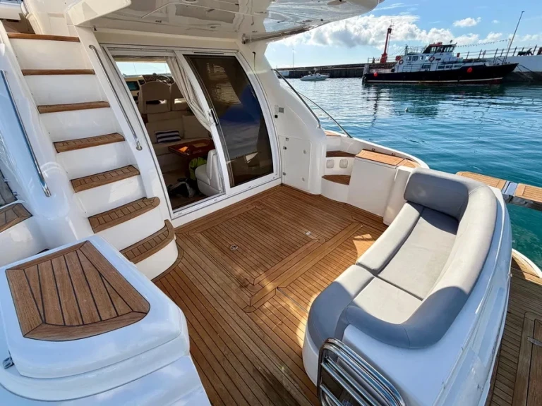 Pronájem Jachta v Antibes -Sealine F425 