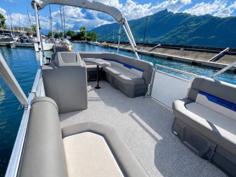 Armada Zen 167 jednotlivci a charterové společnosti v Aix-les-Bains
