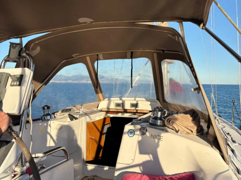 Pronajmout si Hunter Hunter 38 v Saint-Laurent-du-Var
