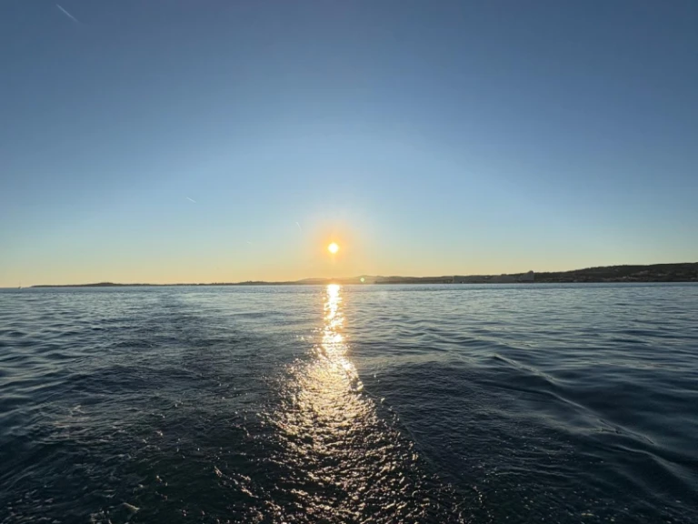 Pronájem lodi Hunter Hunter 38 v Saint-Laurent-du-Var na Samboatu