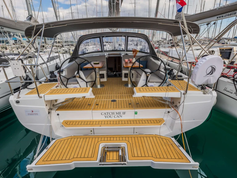 Pronájem Plachetnice v Šibenik  -Hanse Hanse 410