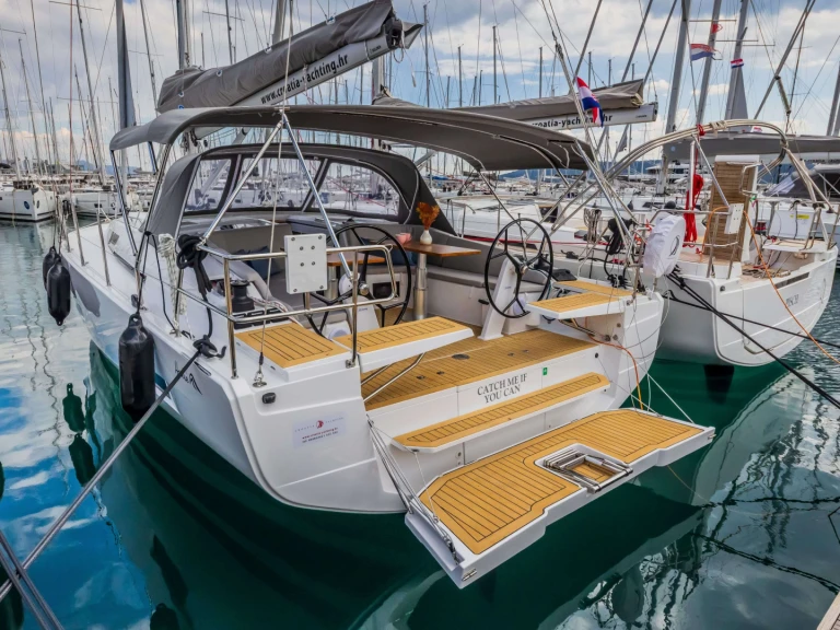 Pronájem lodi Hanse Hanse 410 v Šibenik  na Samboatu