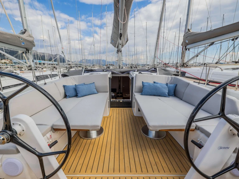 Pronajmout si Hanse Hanse 410 v Šibenik 