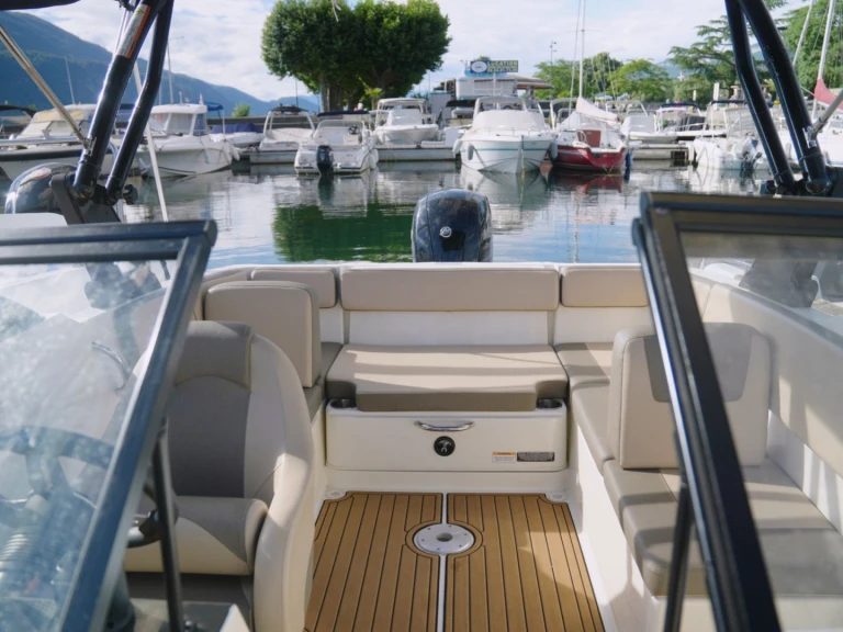 Pronajmout Motorová loď se skipperem či ne Bayliner v Aix-les-Bains