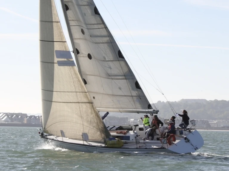 Pronajmout Plachetnice se skipperem či ne X-Yachts v Deauville