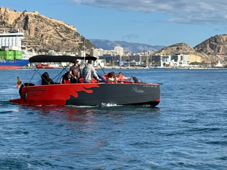 Pronajmout si Nuva Nuva M6 Open v Alicante