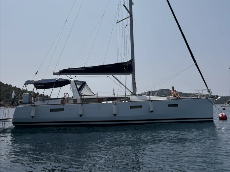 Bénéteau Oceanis 45 jednotlivci a charterové společnosti v Rogoznica