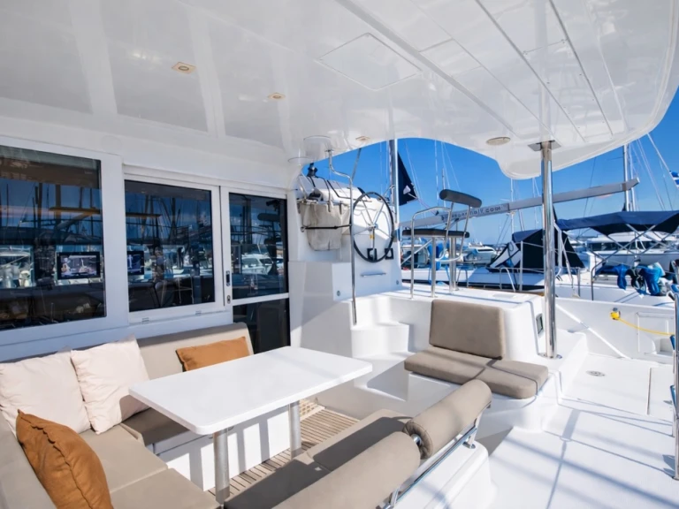 Pronajmout Katamarán se skipperem či ne Lagoon v Antibes