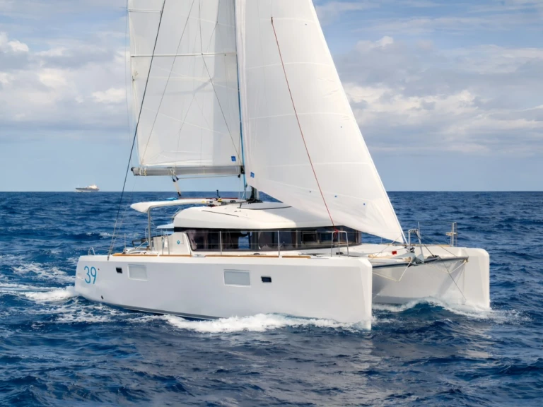 Pronajmout Katamarán se skipperem či ne Lagoon v Antibes